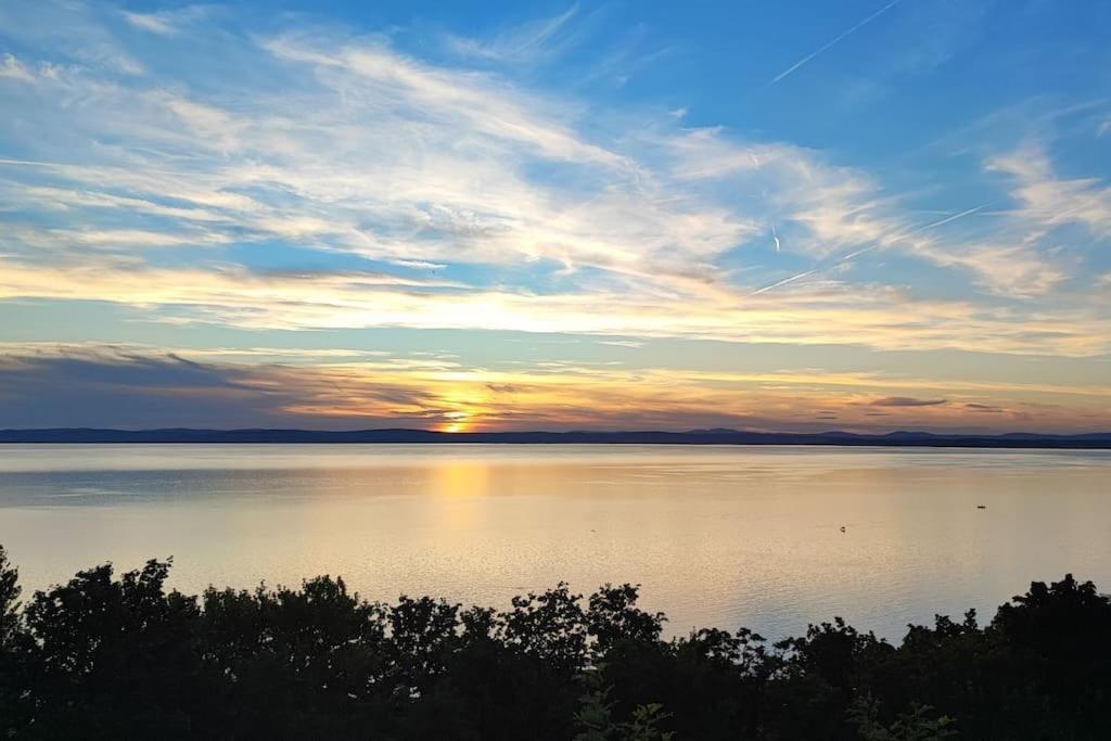 Siofoki Nyaralohaz Villa Bagian luar foto
