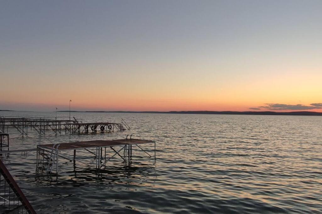 Siofoki Nyaralohaz Villa Bagian luar foto